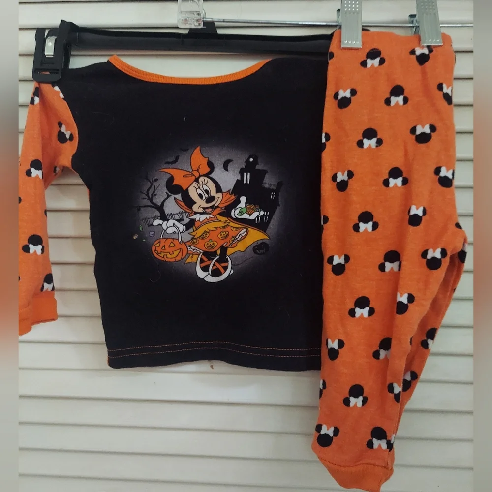 ⭐️ 5/$30 Minnie Mouse Halloween pajamas, 18 months